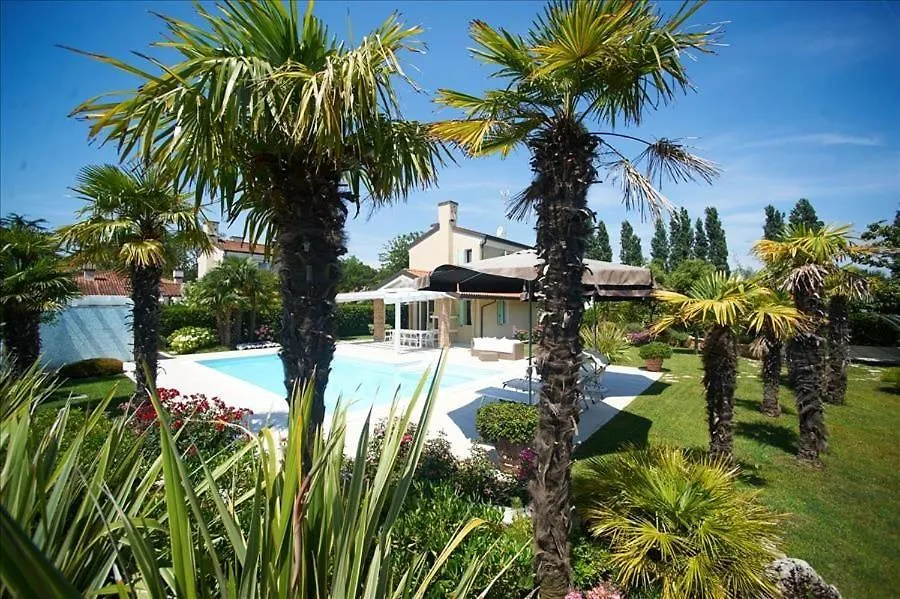 Lydia Villa Albarella Island