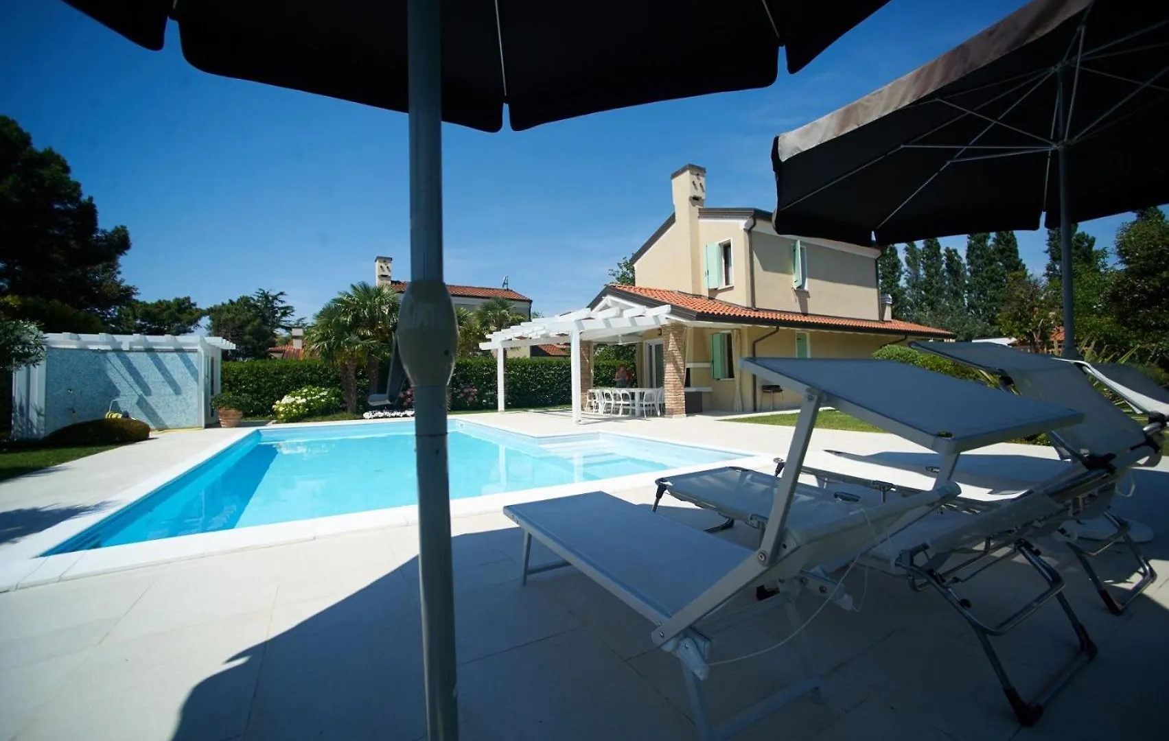 Lydia Villa Albarella Island